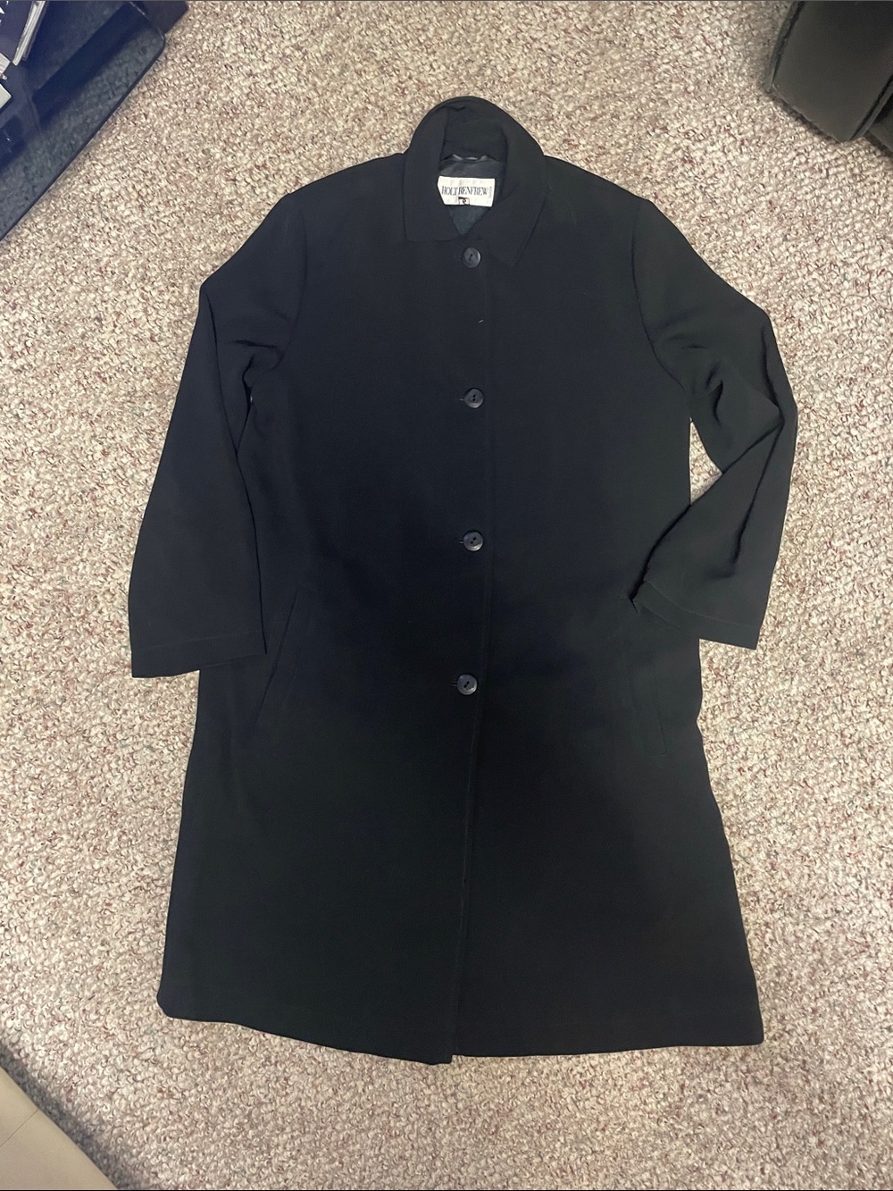Holt renfrew Classic Black Women's single breasted trench Coat with side slits